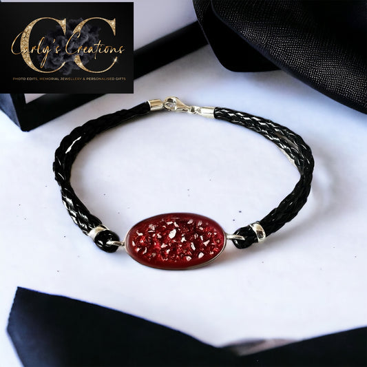 Unisex oval bracelet with leather strap