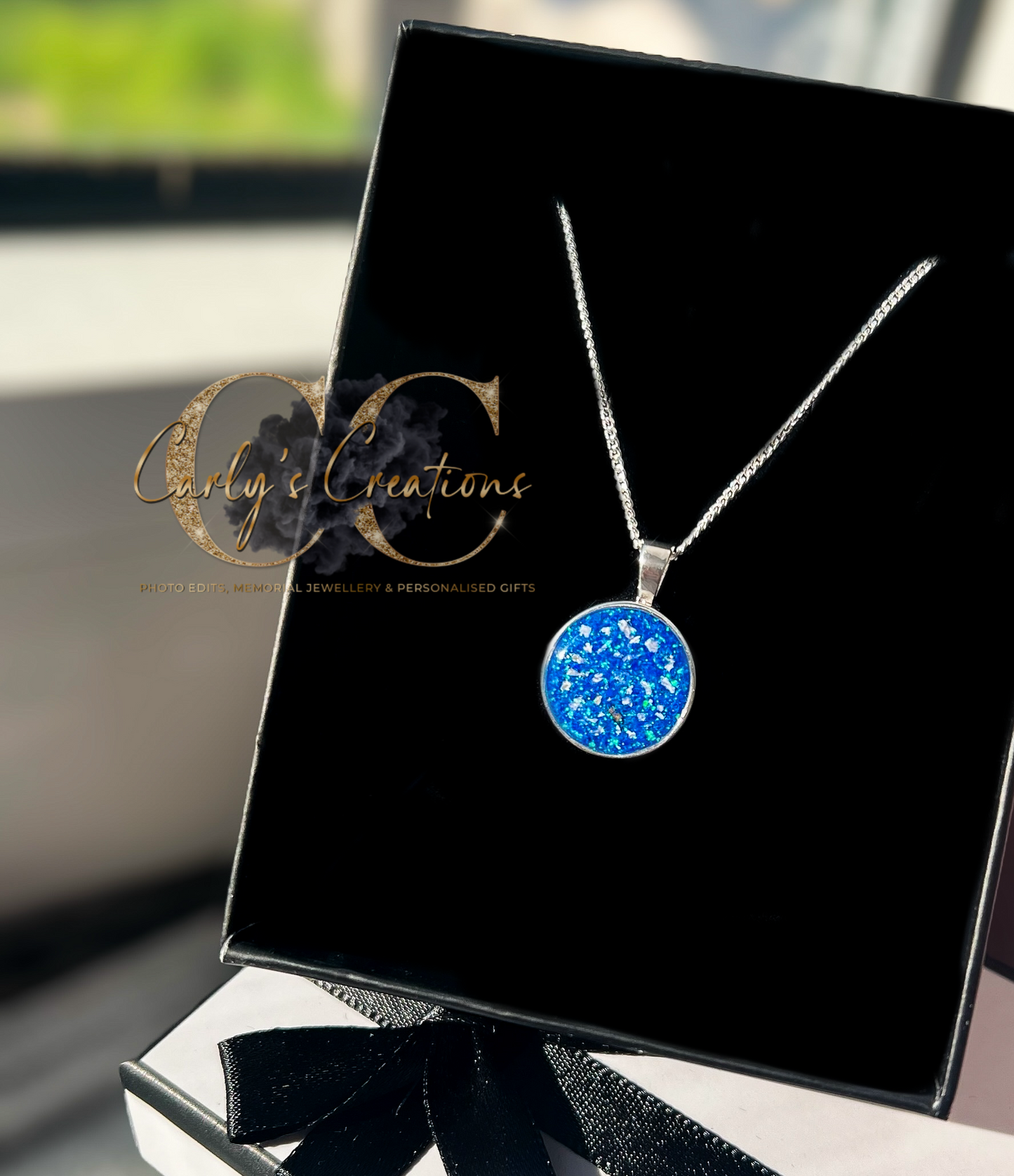 round pendant necklace