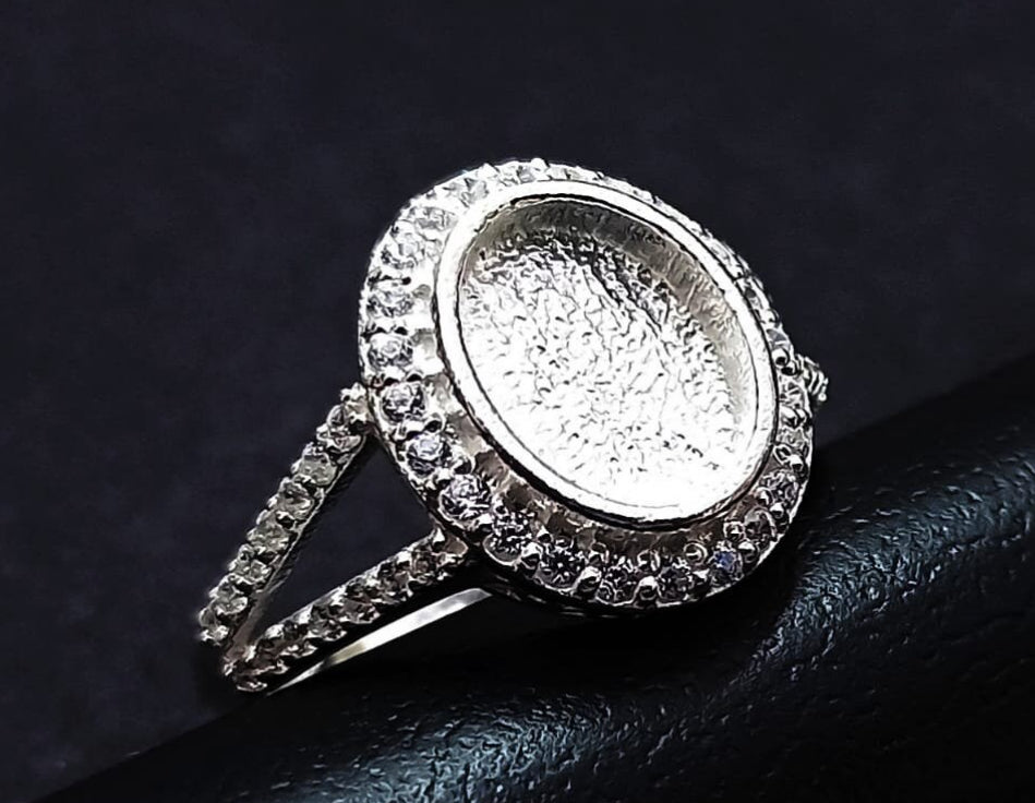 Round oval ring