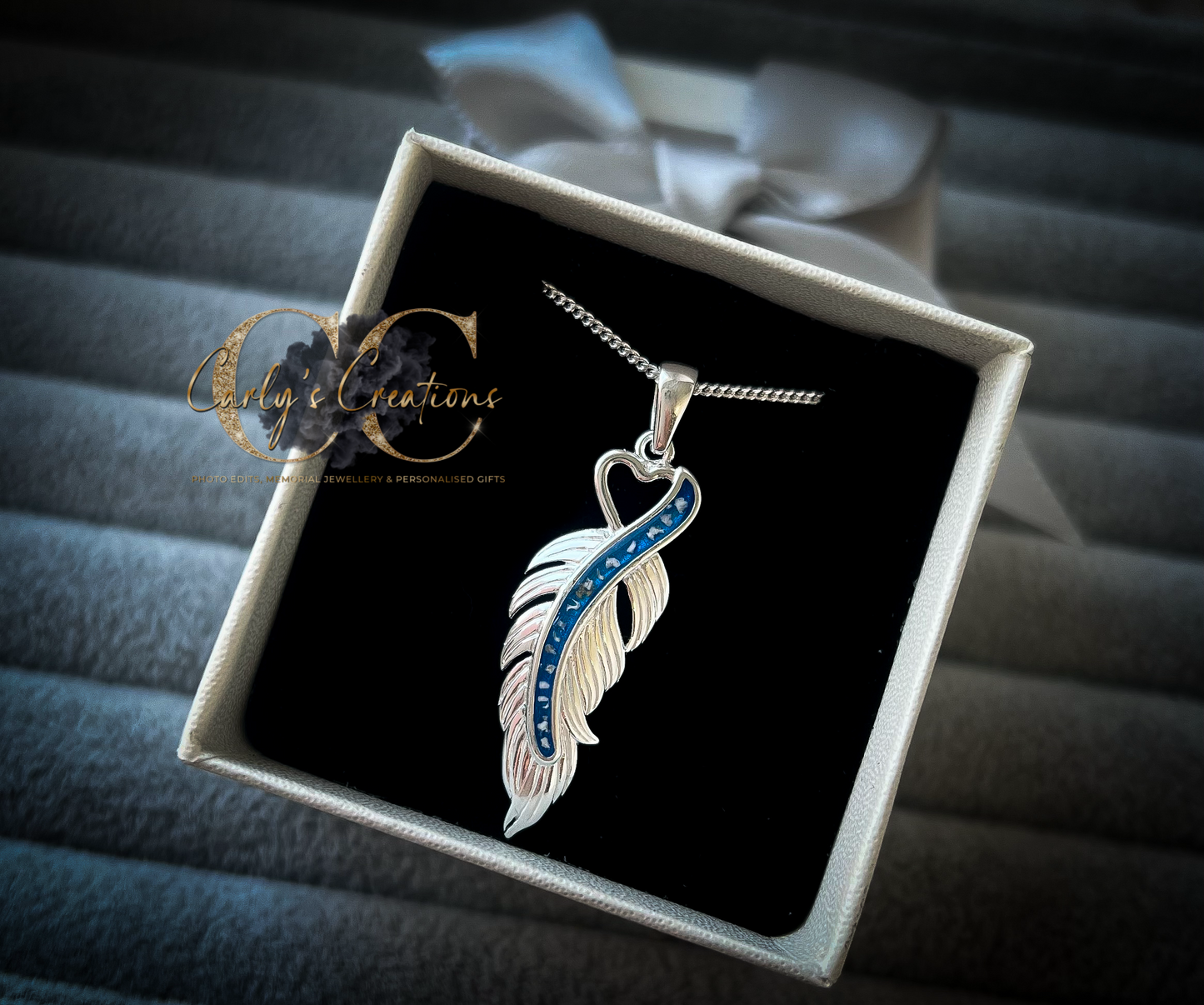 Feather pendant necklace ( chain included)