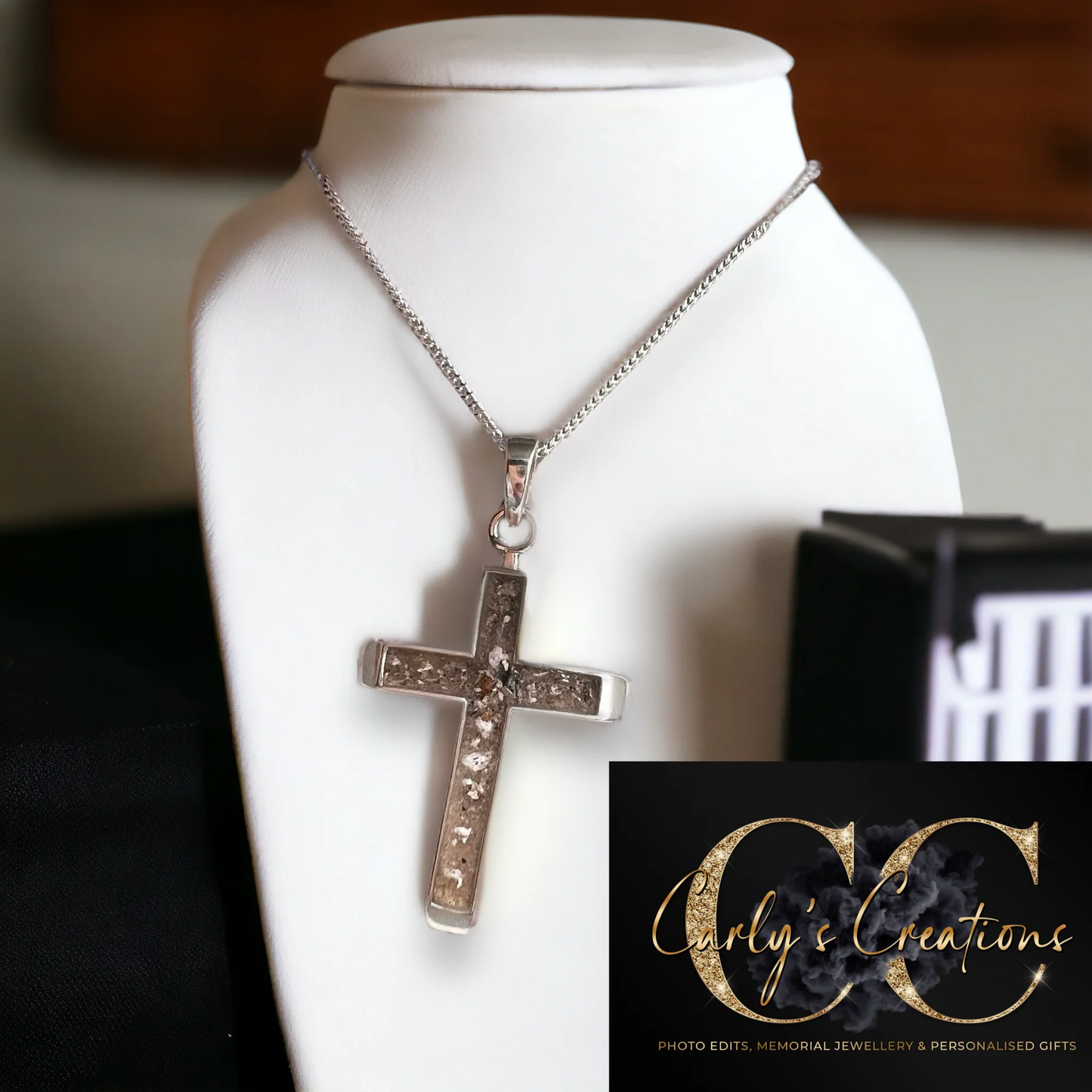 Unisex cross necklace