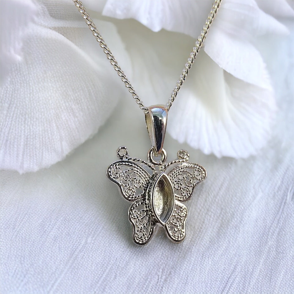 Filigree butterfly pendant necklace